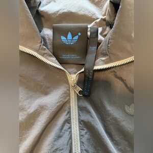 Adidas pullover windbreaker